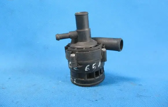 Mercedes-Benz CLA C118 X118 Water pump
