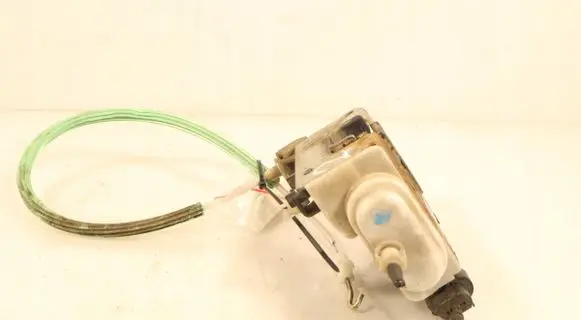 Audi A3 S3 8L Front door lock 8L1837015