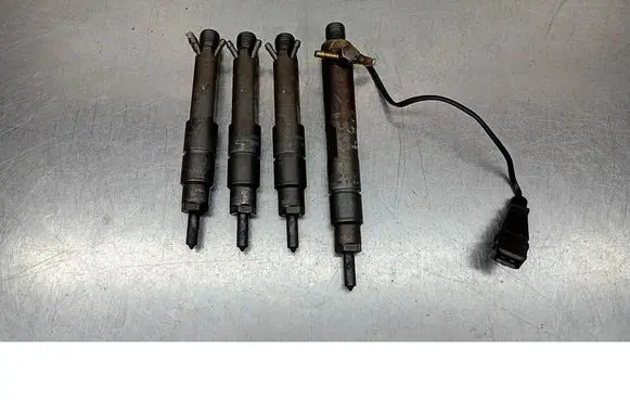Audi A4 S4 B5 8D Fuel injectors set 028130201S