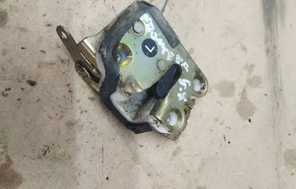 Opel Frontera A Rear door lock