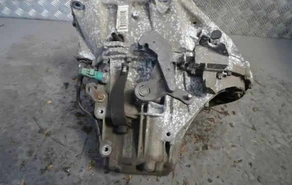Nissan Qashqai Manual 5 speed gearbox TL4116