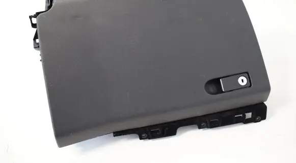 Glove box