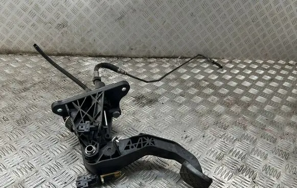 Mercedes-Benz B W246 W242 Clutch pedal 