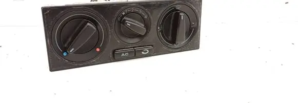 Volkswagen PASSAT B5 Climate control unit 1J0820045G