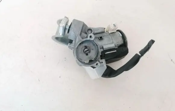 Toyota Avensis T270 Ignition lock contact 29653453