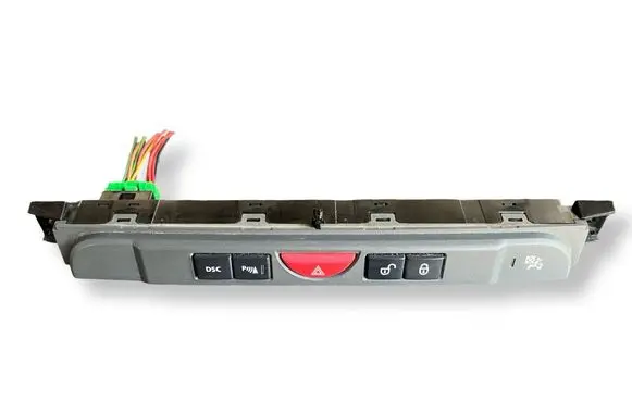 Land Rover Discovery 3 - LR3 Hazard light switch YUL500400