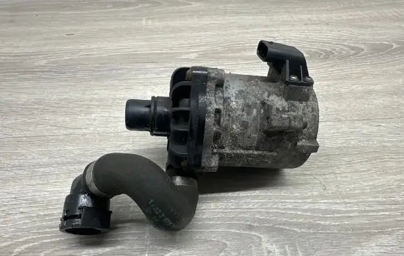 BMW 7 F01 F02 F03 F04 Electric auxiliary coolant/water pump 7566335 70136005 T301SN0081