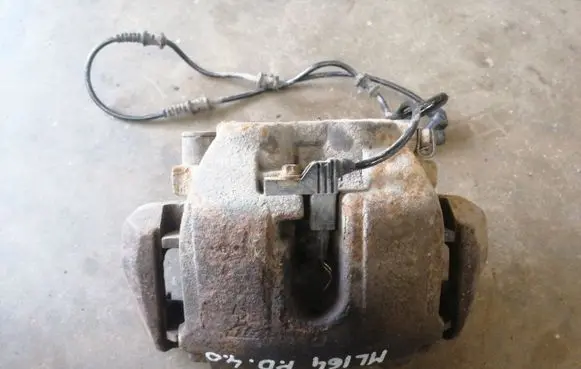 Mercedes-Benz ML W164 Front brake caliper