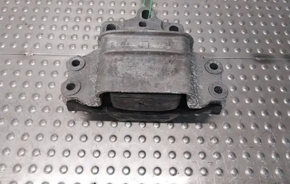 Audi Q3 8U Gearbox mounting bracket 8J0199555K
