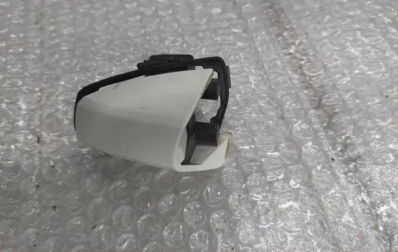 Mercedes-Benz CLA C117 X117 W117 Front door handle cover A2047600320