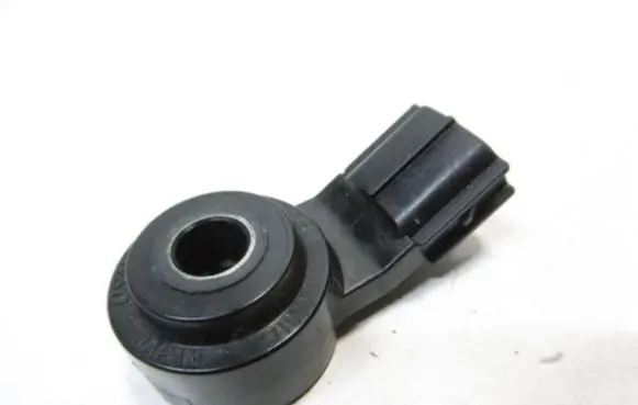 Toyota Avensis T270 Detonation knock sensor 89615-02020