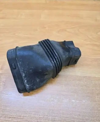 Volvo V70 Air intake duct part 30748216