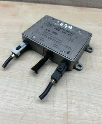 Mercedes-Benz E W211 Antenna control unit 2118200885