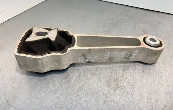 Land Rover Range Rover Evoque L538 Engine mount bracket