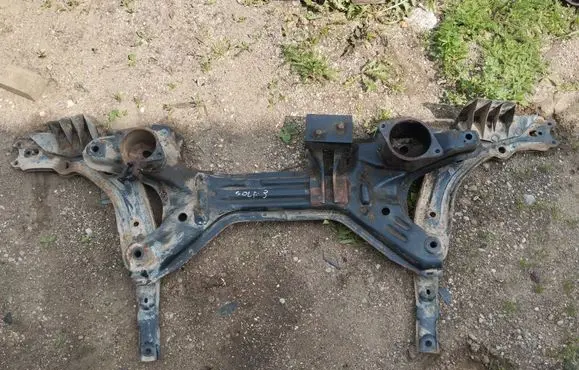 Volkswagen Golf III Front subframe