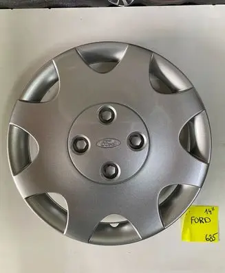 Ford Fiesta R14 wheel hub/cap/trim 