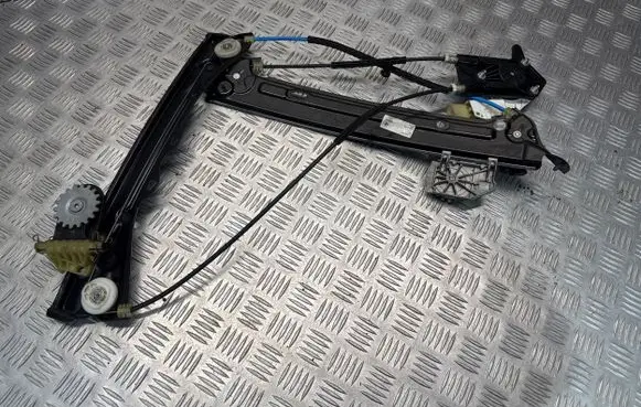 BMW 4 F36 Gran coupe Front door window regulator with motor 7326327