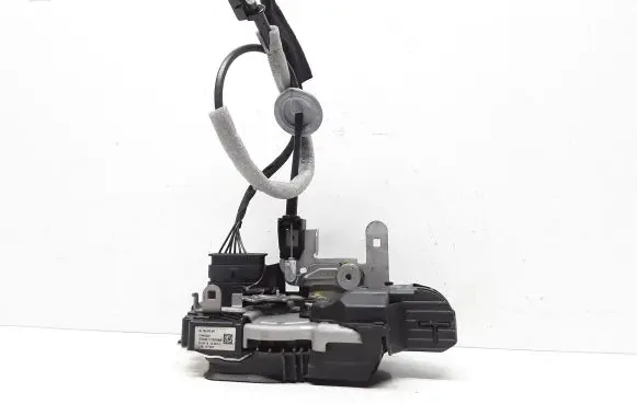 Volvo V40 Front door lock 31440392