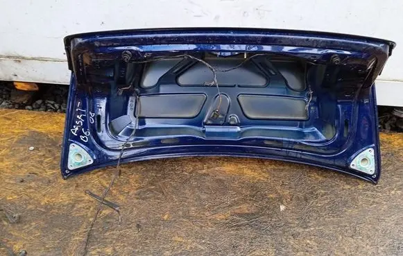 Volkswagen PASSAT B6 Tailgate/trunk/boot lid