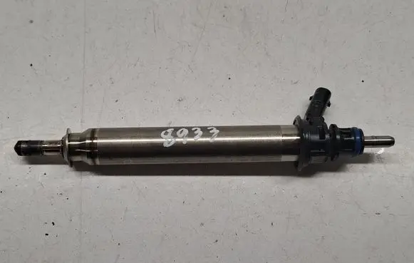 Mercedes-Benz GLE W167 Fuel injector A2560700187 A2560705600