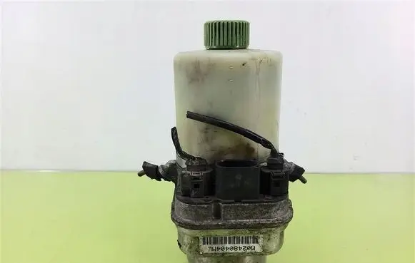 Skoda Fabia Mk2 (5J) Power steering pump M02480404ML