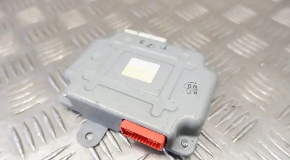Lexus RX III Voltage converter/converter module 8989248070