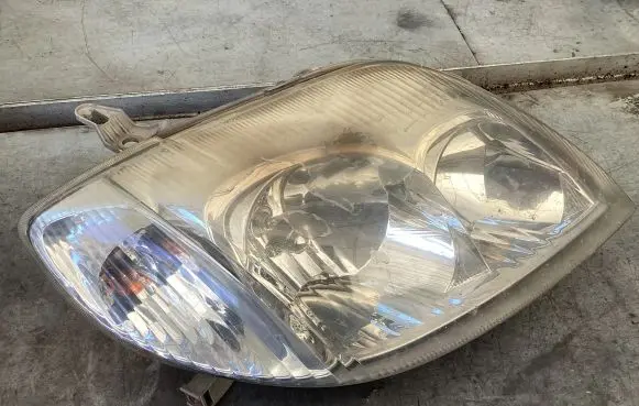 Toyota Corolla E120 E130 Headlight/headlamp 1234806
