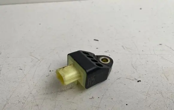 Toyota RAV 4 (XA40) Airbag deployment crash/impact sensor 8983133050