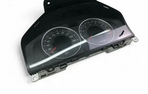 Volvo V70 Speedometer (instrument cluster) 31343322AA