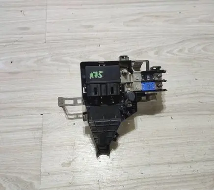 Dacia Duster II Battery relay fuse 030111400 241148233R 803490352