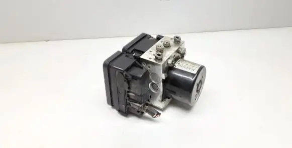 Volvo V70 ABS Pump 31261142 P31261142