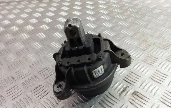 BMW 5 F10 F11 Engine mount bracket 6780263