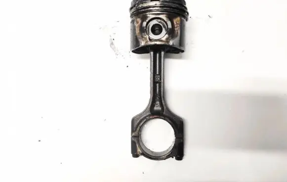 Honda CR-V Piston with connecting rod
