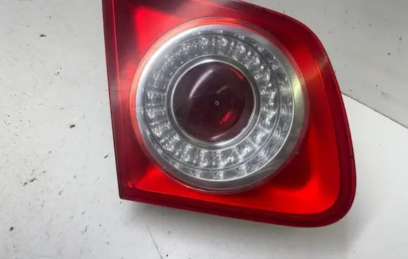 Volkswagen Jetta V Tailgate rear/tail lights 1K5945093