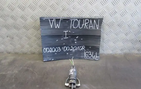 Volkswagen Touran I Windscreen/windshield washer pump 1T0955651A