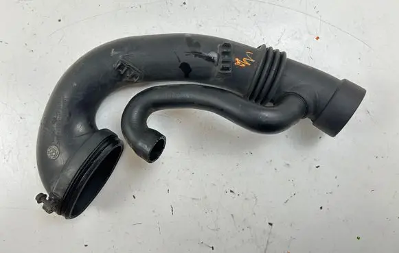 BMW X5 E53 Turbo air intake inlet pipe/hose 7795026