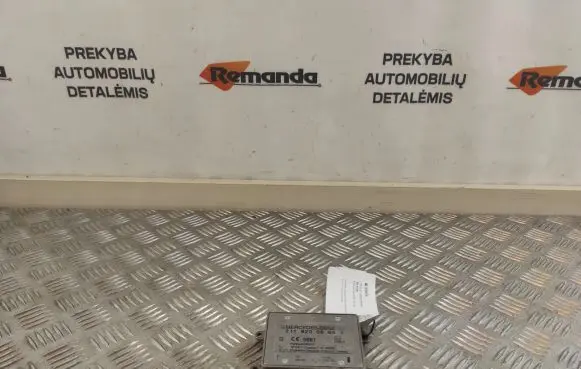 Mercedes-Benz E W211 Antenna control unit 2118200885 9701212