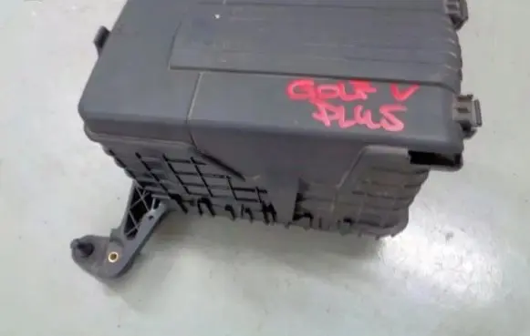 Volkswagen Golf VI Battery box tray 