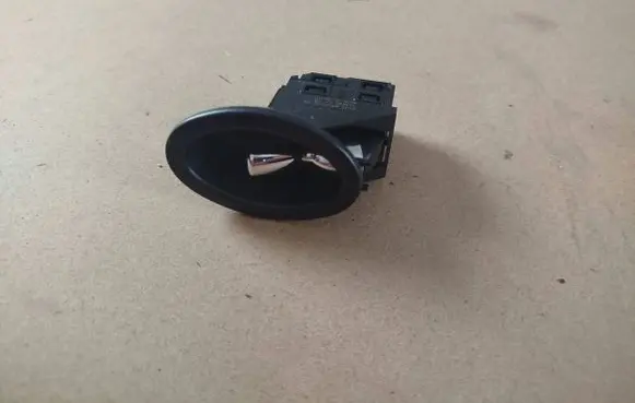 Mini Cooper Countryman R60 Quarter vent window switch 9800972 0608250610 13484001