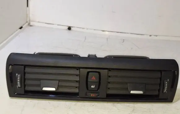 BMW 2 F22 F23 Dash center air vent grill 9207116 507892