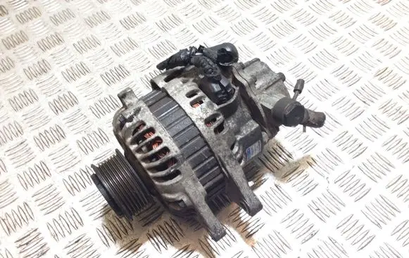 KIA Sorento Generator/alternator 373004A112