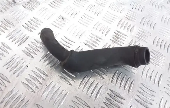 Mercedes-Benz Vito Viano W639 Breather hose/pipe A6110100082