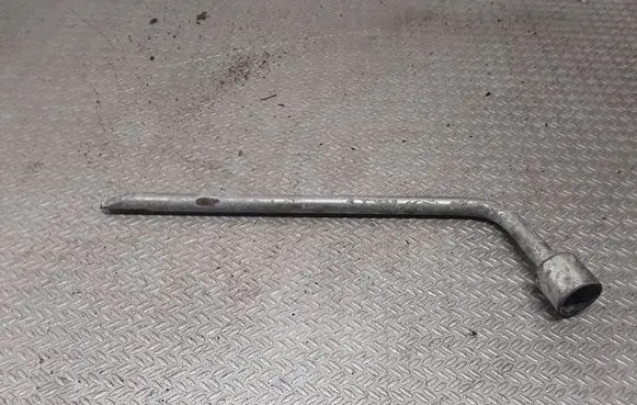 Toyota Yaris Wheel nut wrench 
