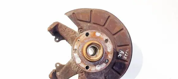Volkswagen Golf V Front wheel hub