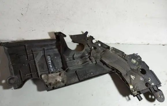 Toyota Avensis T250 Engine cover (trim) 5379505031