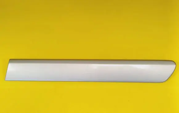 Rear fender molding trim