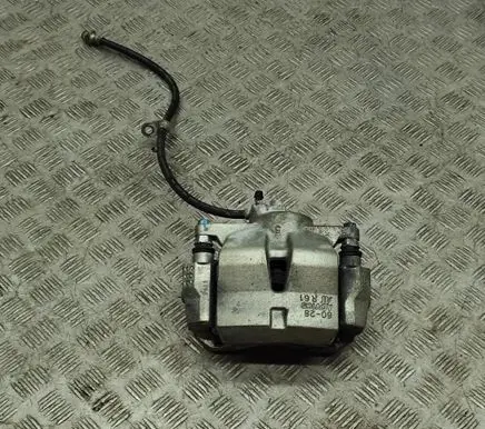 Toyota Prius (XV60) Front brake caliper 4773076010
