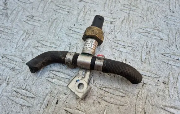 Mercedes-Benz B W246 W242 Fuel pressure sensor A0045421618 A6450700081