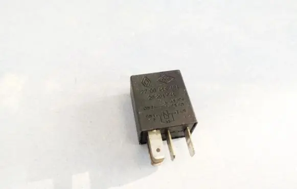Renault Megane II Other relay 7700414484 29201041