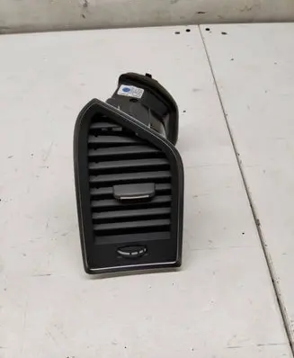 Volvo XC60 Dashboard side air vent grill/cover trim 310809401